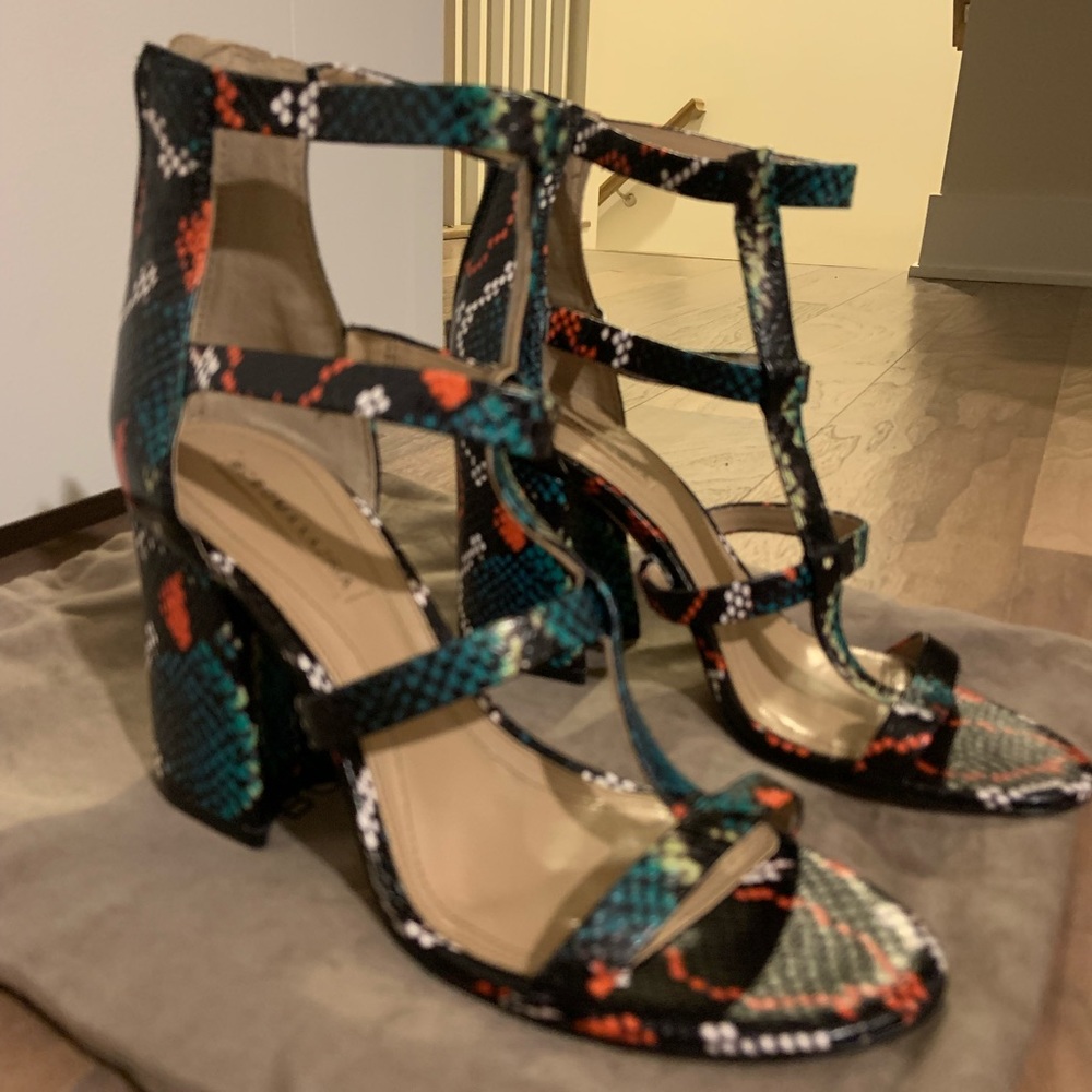 BCBG Max Azria Black Teal and Orange Snakeskin Heels Size 8